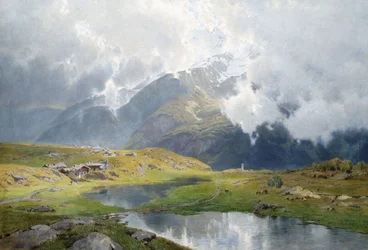 Wolkenverhangene Hochgebirgslandschaft